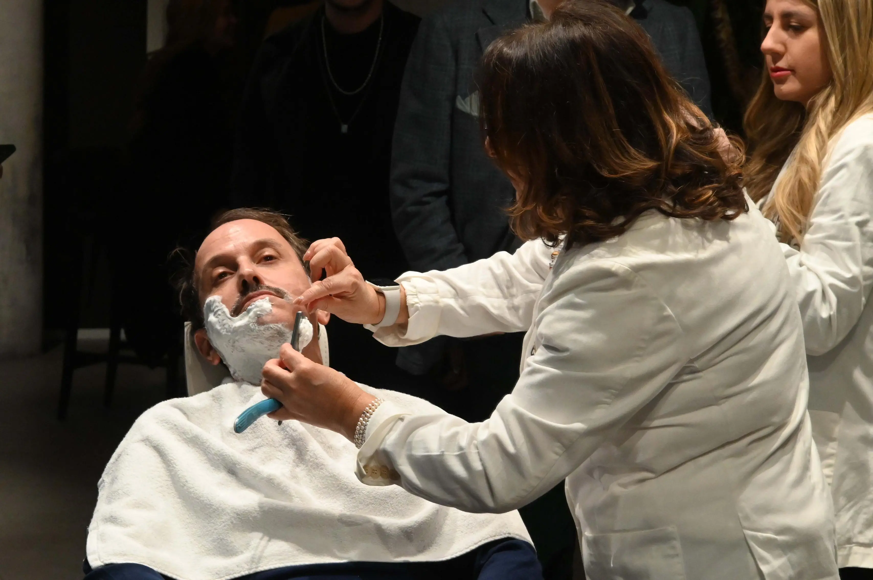 CRONACA BRESCIA CORSO MAGENTA BLUBONTON LA BARBA FATTA DAGLI EREDI SCAPICCHIO DELL'OMONIMA ACCADEMIA REDAZIONE CRONACA 29-11-2025  GABRIELE STRADA NEW EDEN GROUP                             