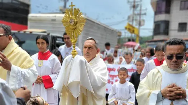 Don Giannino Prandelli per le strade di El Callao