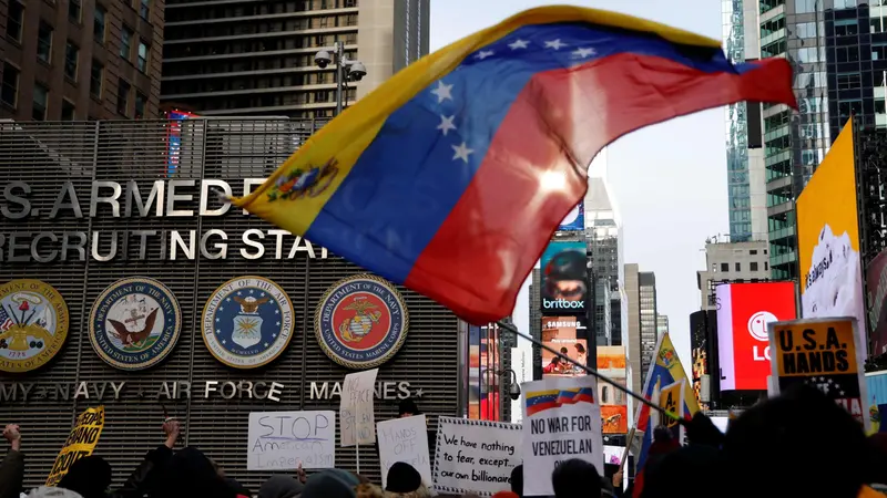 Una manifestazione a Lafayette Square, Washington Dc - Foto Ansa/John Lamparski/Afp © www.giornaledibrescia.it