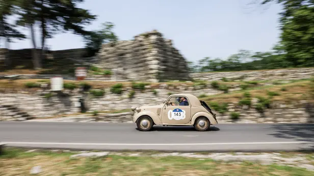 La Mille Miglia fotografata in stile Wes Anderson