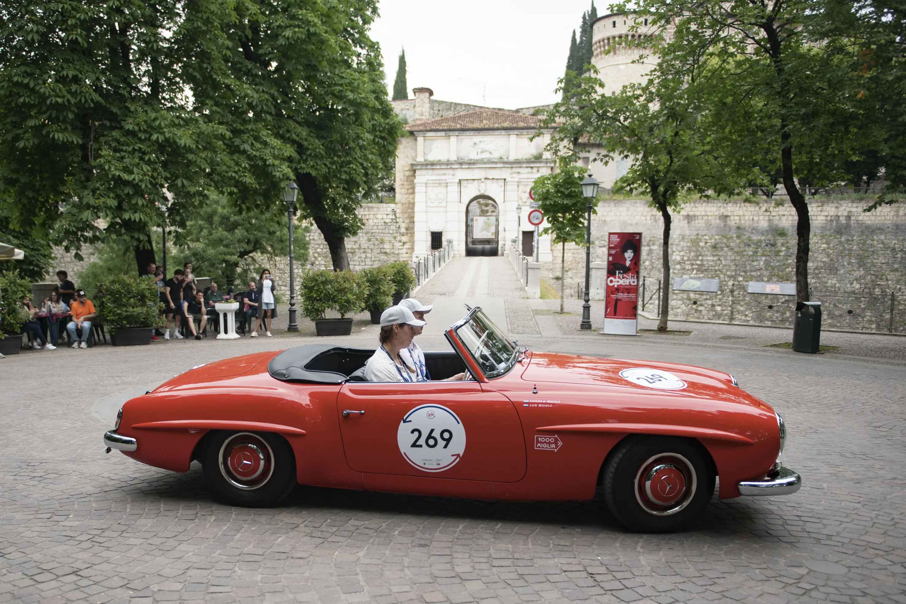 La Mille Miglia fotografata in stile Wes Anderson