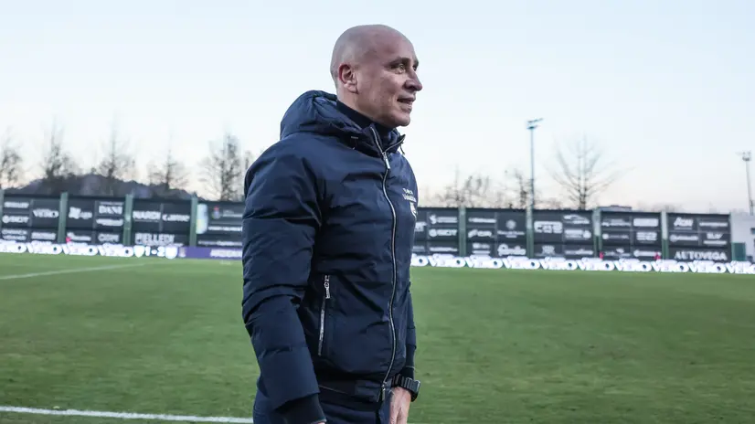 Corini sorridente al fischio finale - Foto New Reporter Comincini © www.giornaledibrescia.it