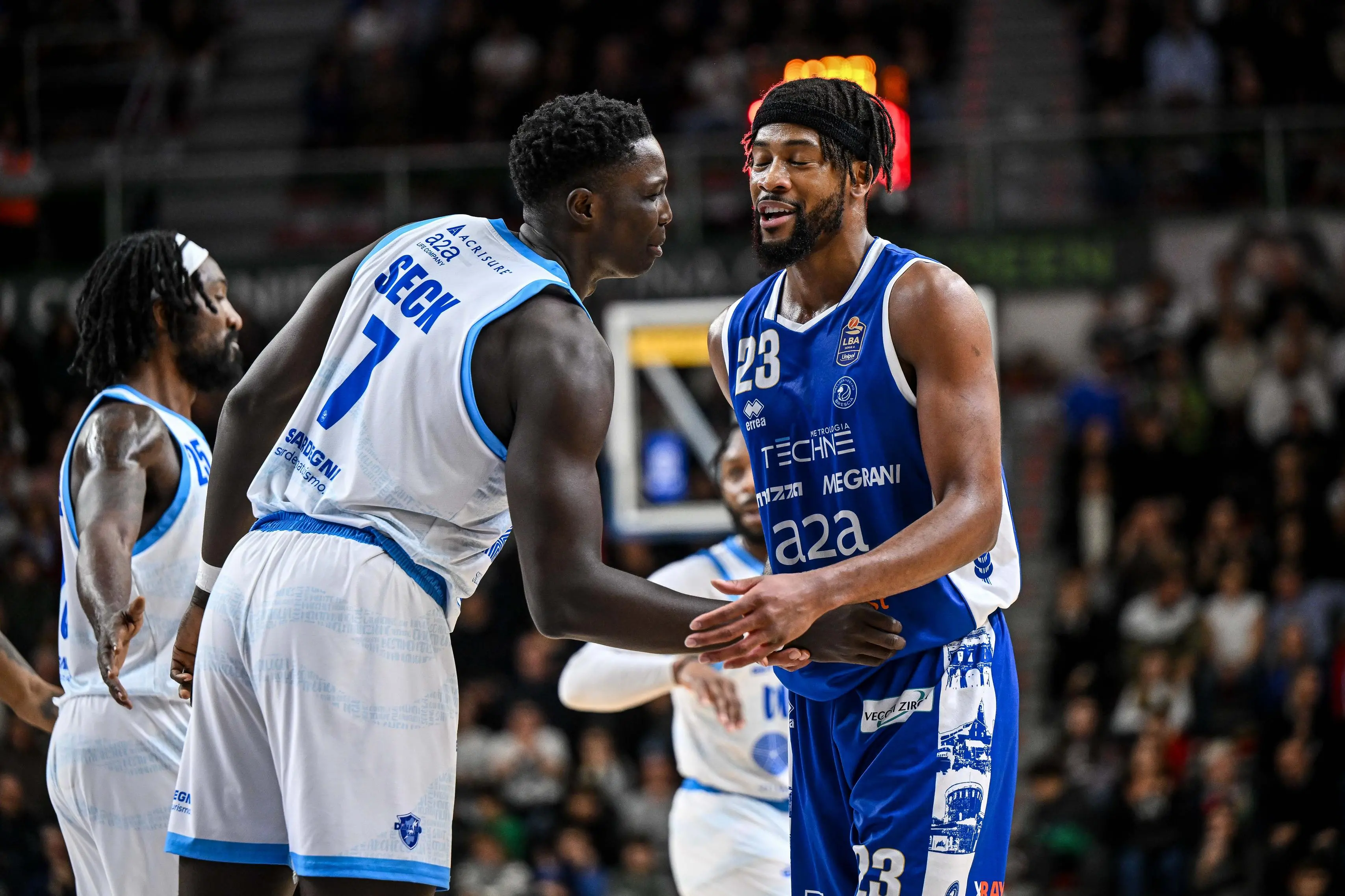 Basket, gli scatti di Sassari-Germani