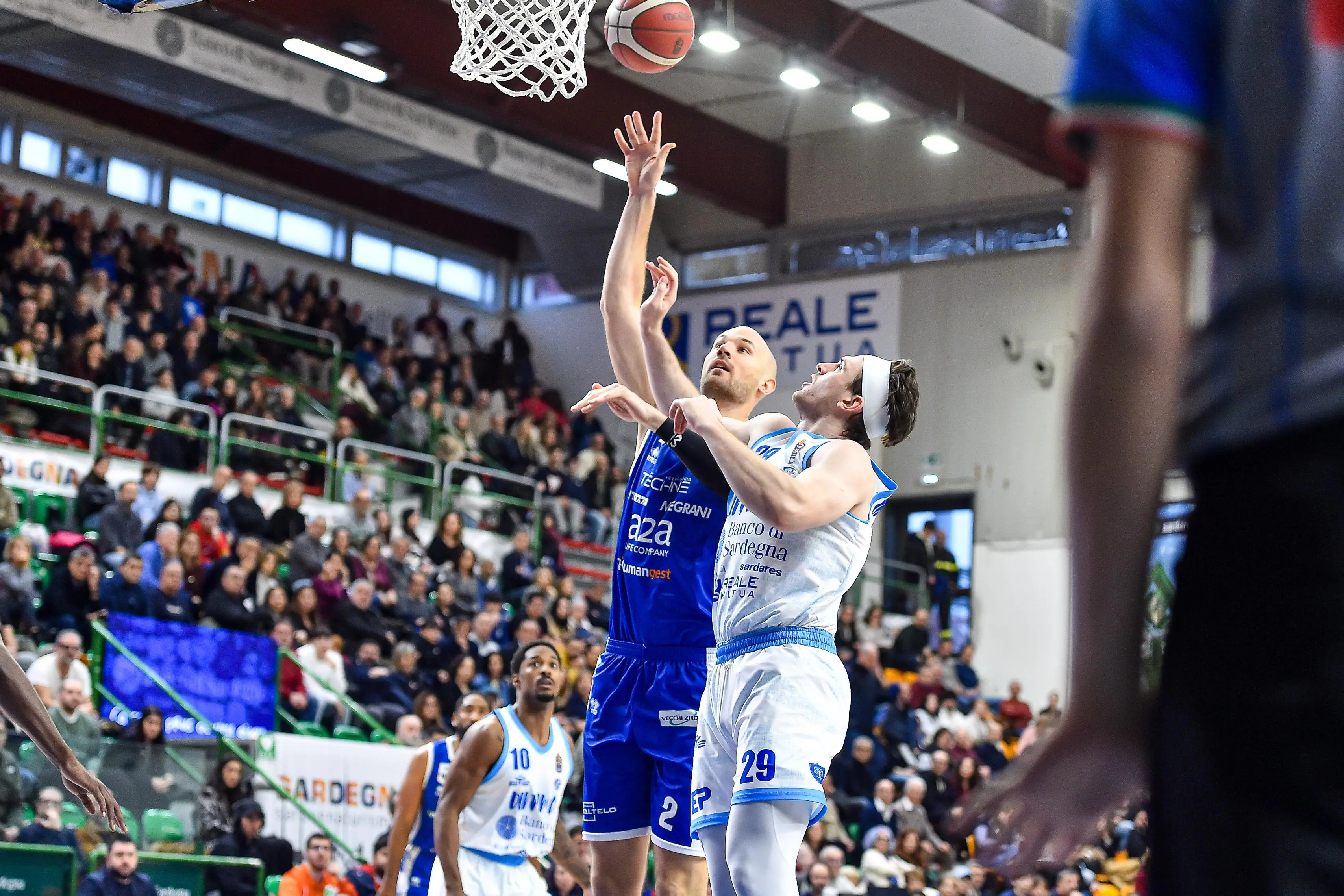 Basket, gli scatti di Sassari-Germani
