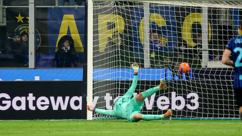 Il gol di Goas durante la partita di calcio della Serie A tra Inter e Bologna - Ansa © www.giornaledibrescia.it