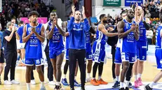 Meritevoli di applausi: i giocatori della Germani - © C.Atzori / Ciamillo-Castoria