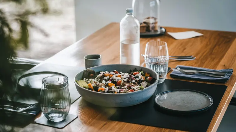 È importante idratarsi e privilegiare frutta e verdura