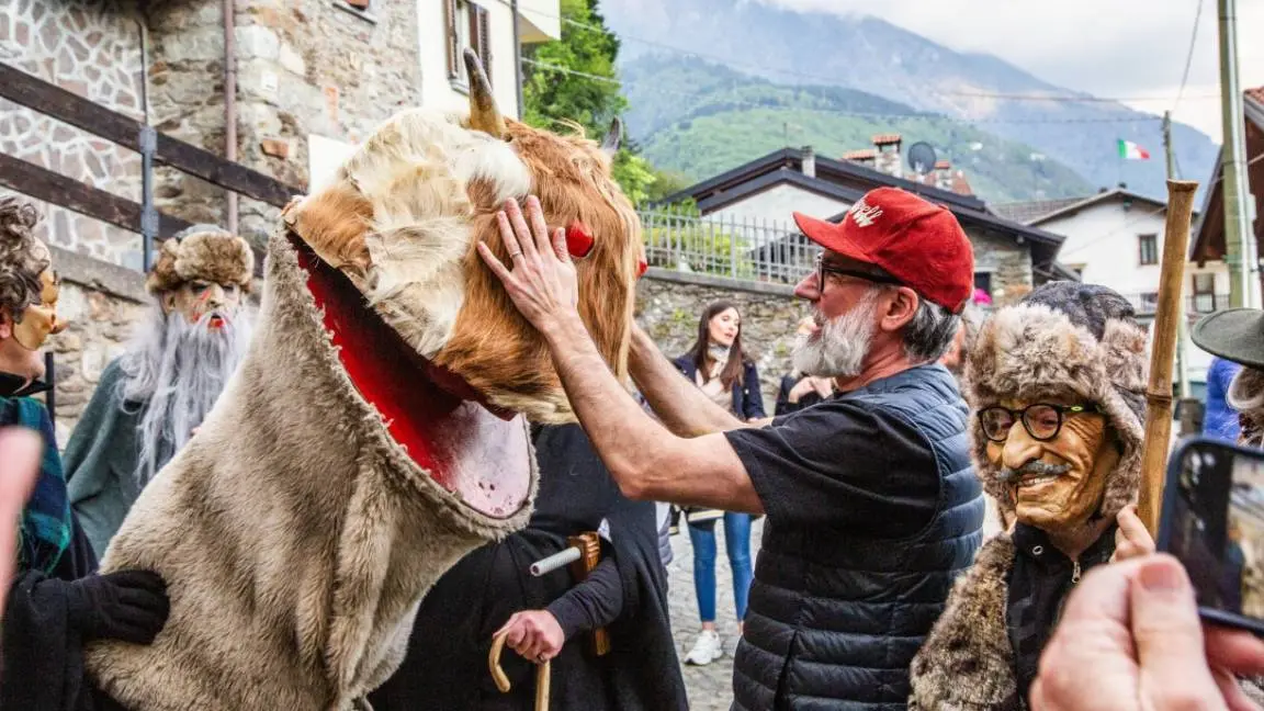La visita del regista Lino DiSalvo ad Andrista per conoscere il Badalisc