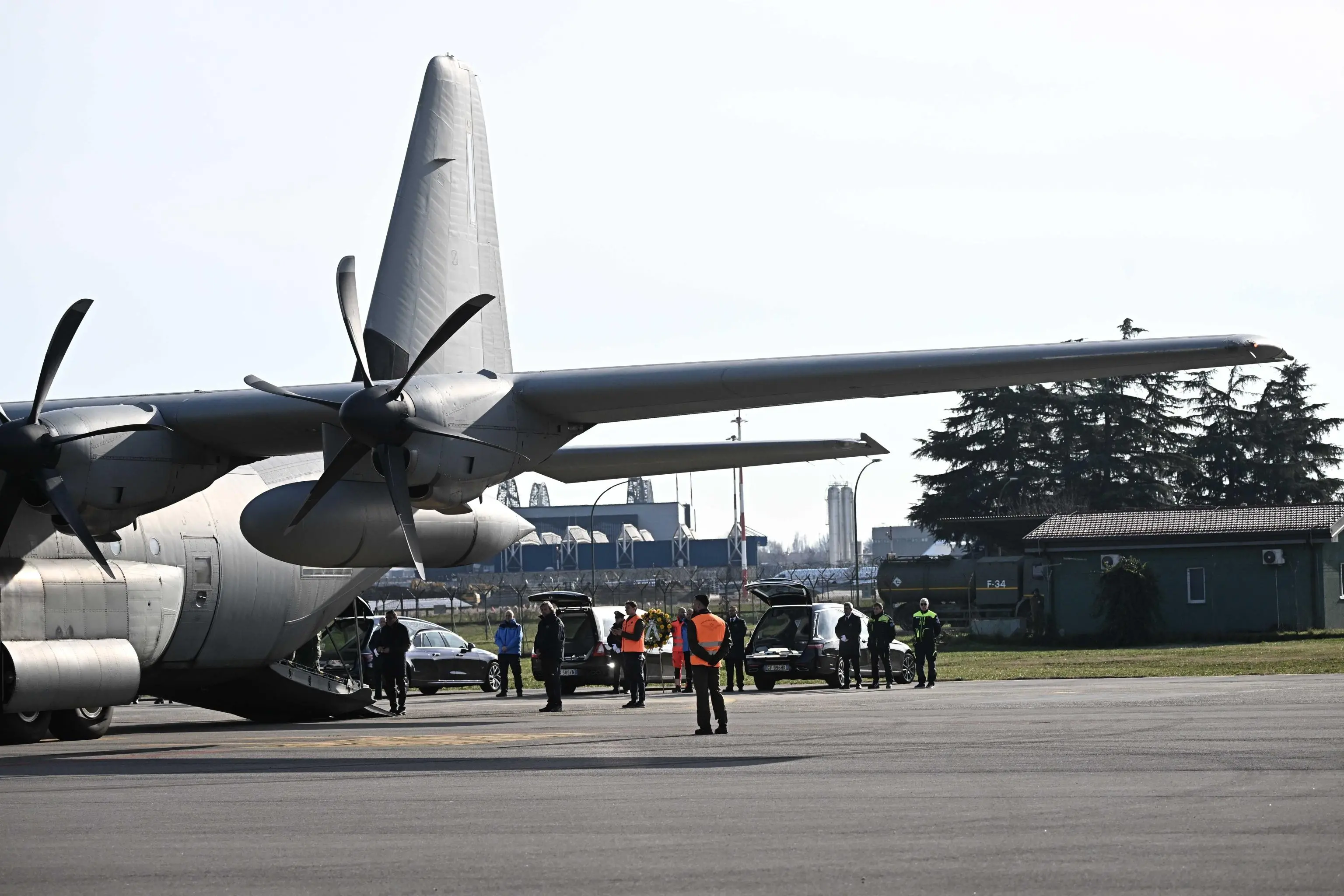 Crans-Montana, il rientro in Italia delle salme degli italiani