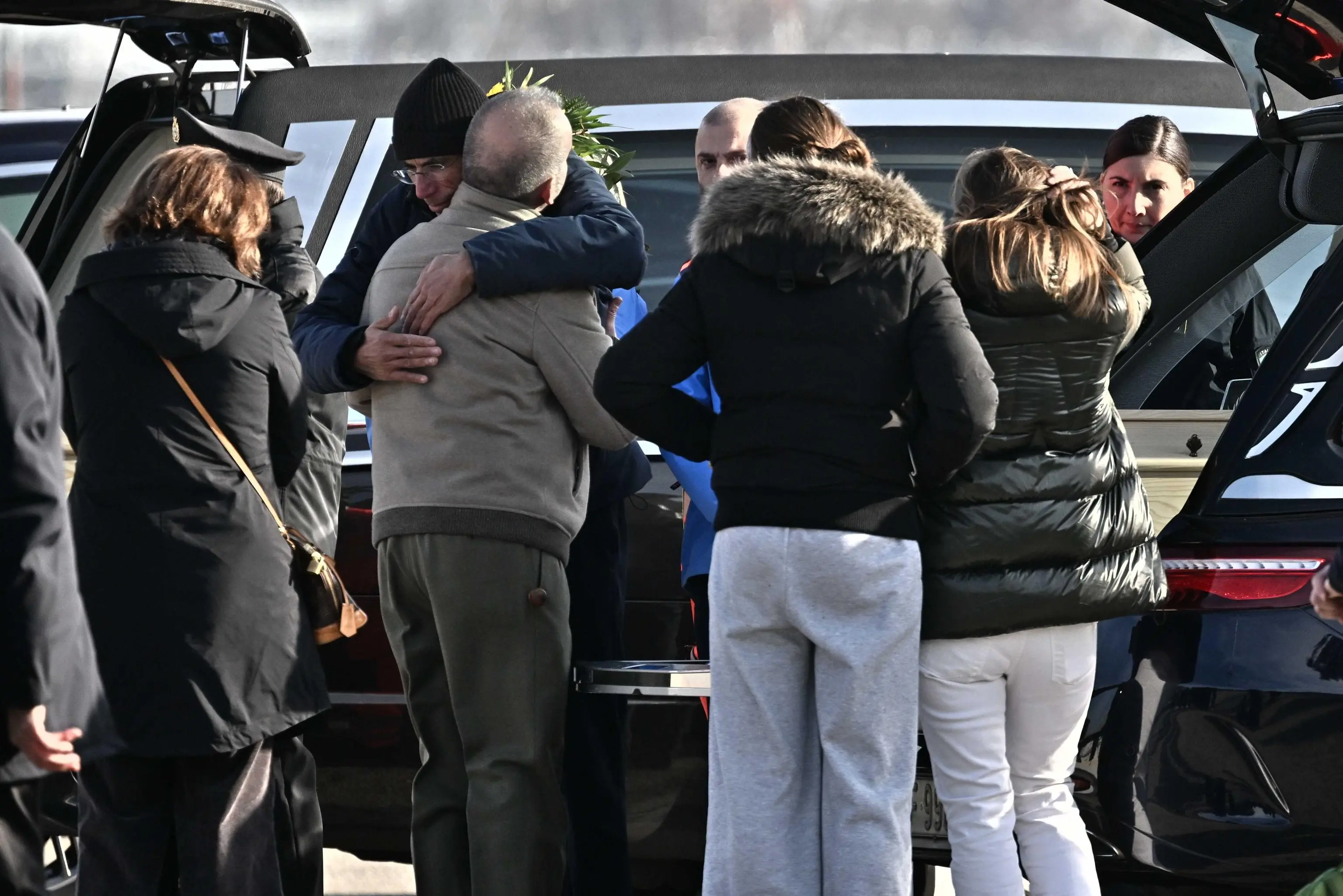 Crans-Montana, il rientro in Italia delle salme degli italiani