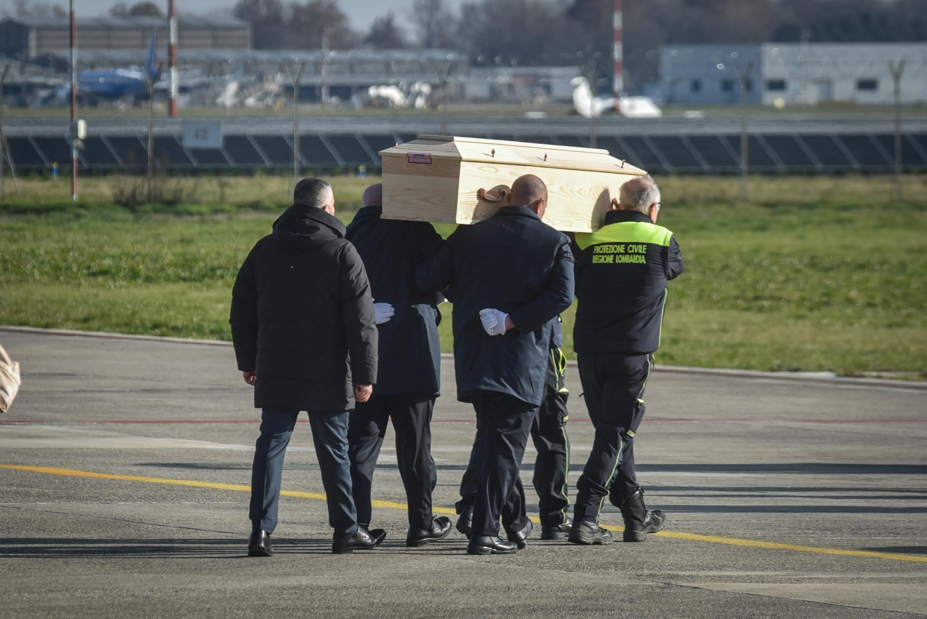 Crans-Montana, il rientro in Italia delle salme degli italiani