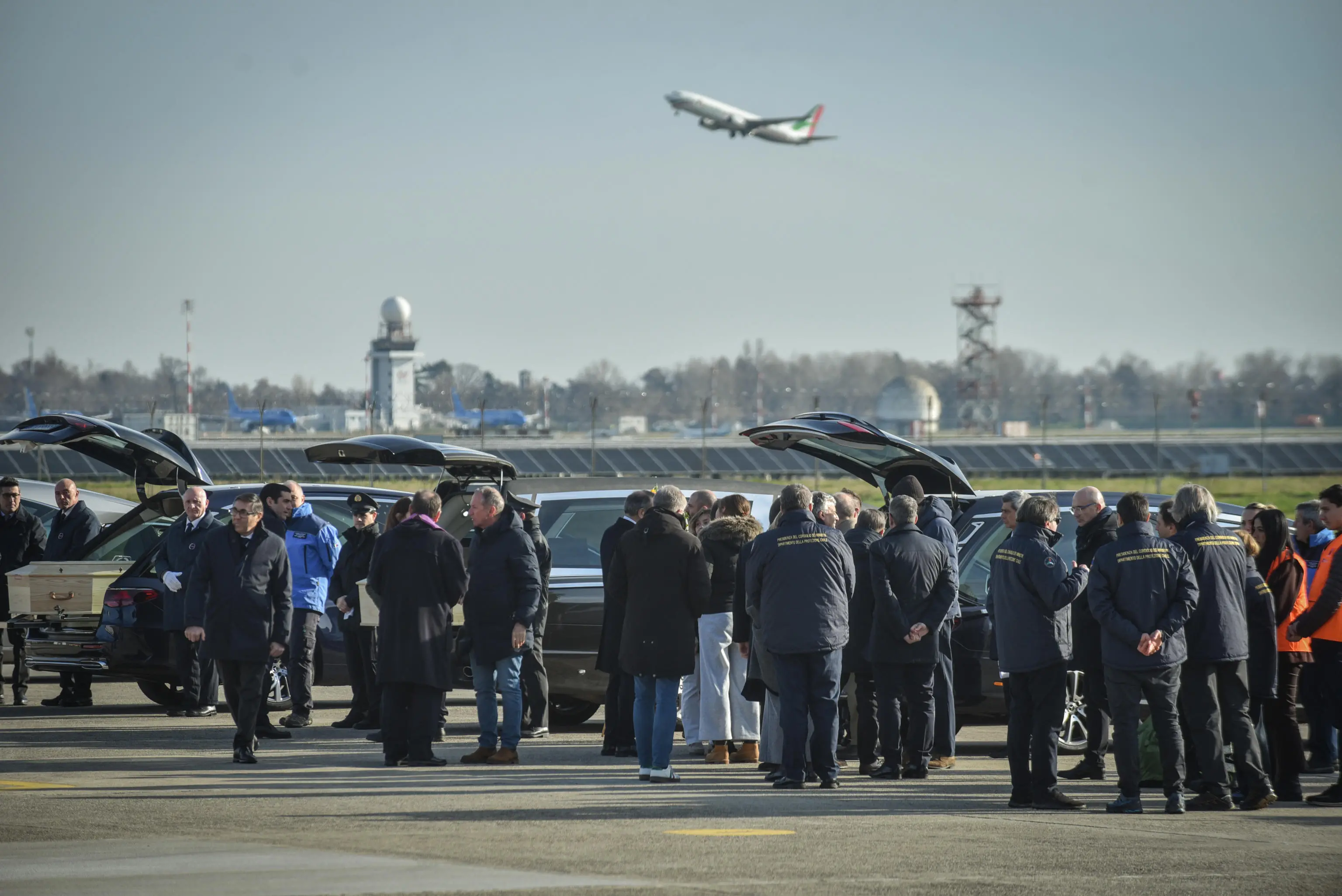 Crans-Montana, il rientro in Italia delle salme degli italiani