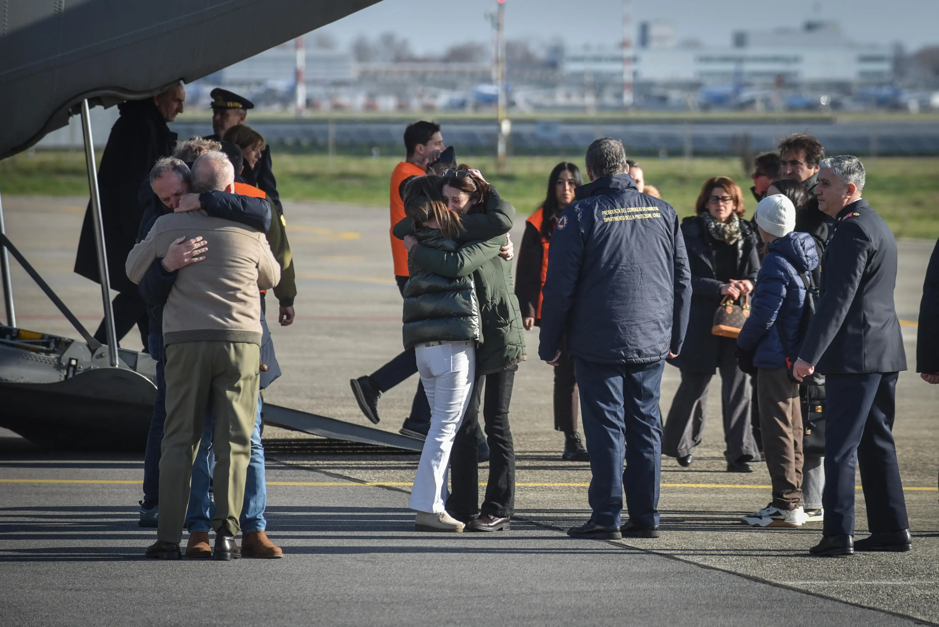 Crans-Montana, il rientro in Italia delle salme degli italiani