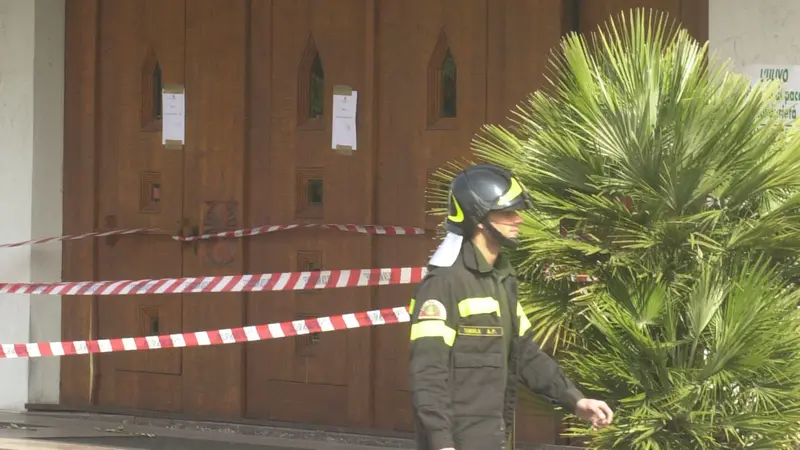 Vigili del fuoco durante un sopralluogo