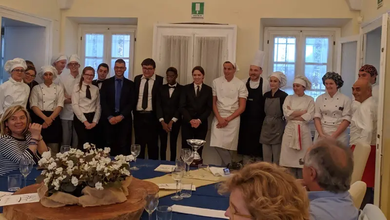 Gli studenti insieme a chef e professori