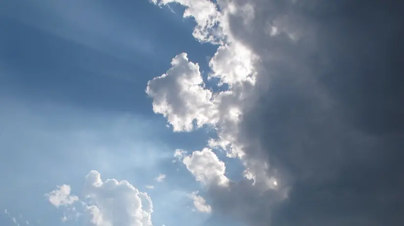 Raggi di sole e nubi cumuliformi - © www.giornaledibrescia.it