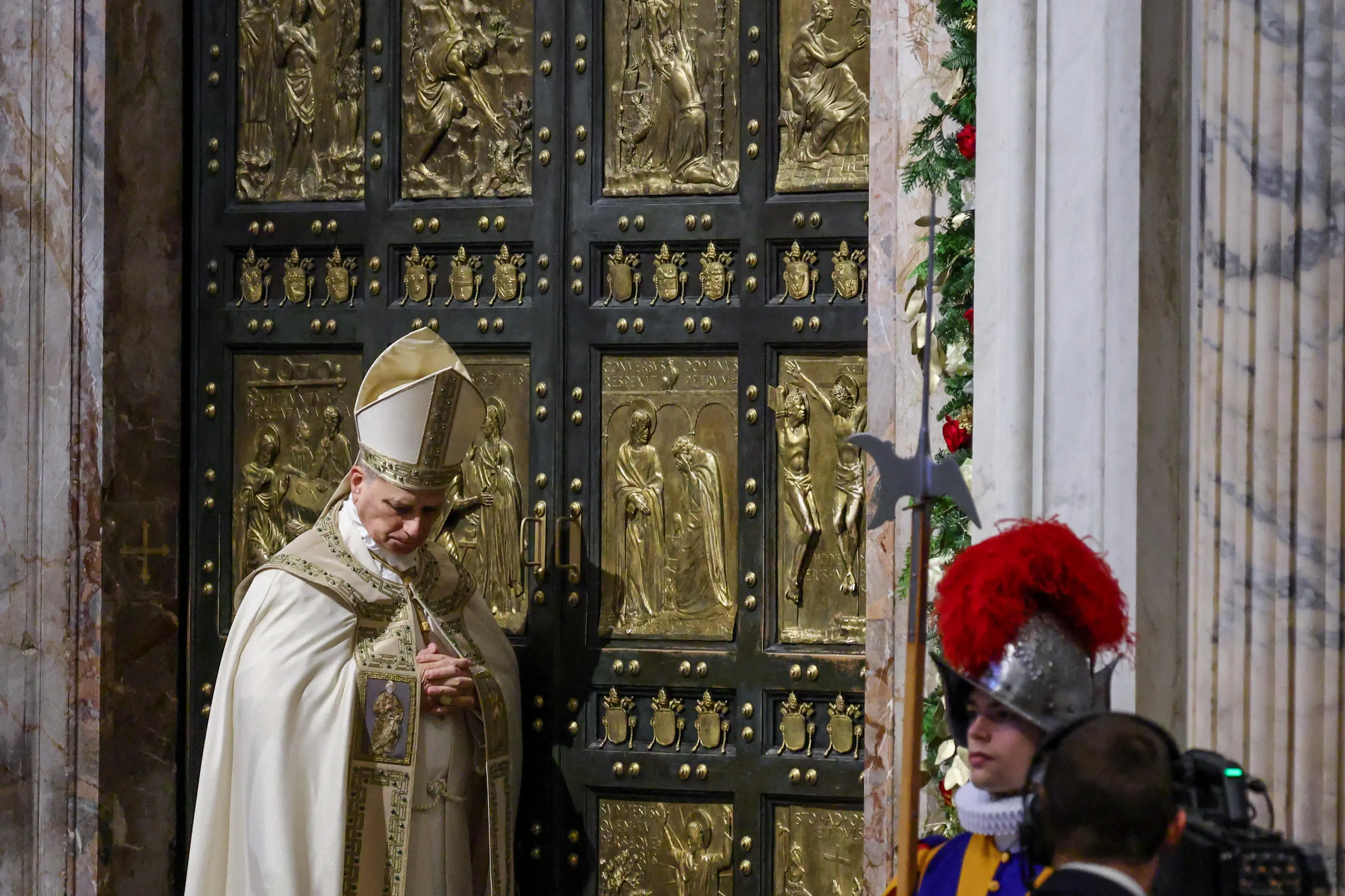 Pope Leo XIV as he closes the Holy Door of St. Peter’s Basilica on the Feast of the Epiphany, marking the official end of the Jubilee Year 2025, at the Vatican, January 6, 2026. REUTERS/Yara Nardi/Pool