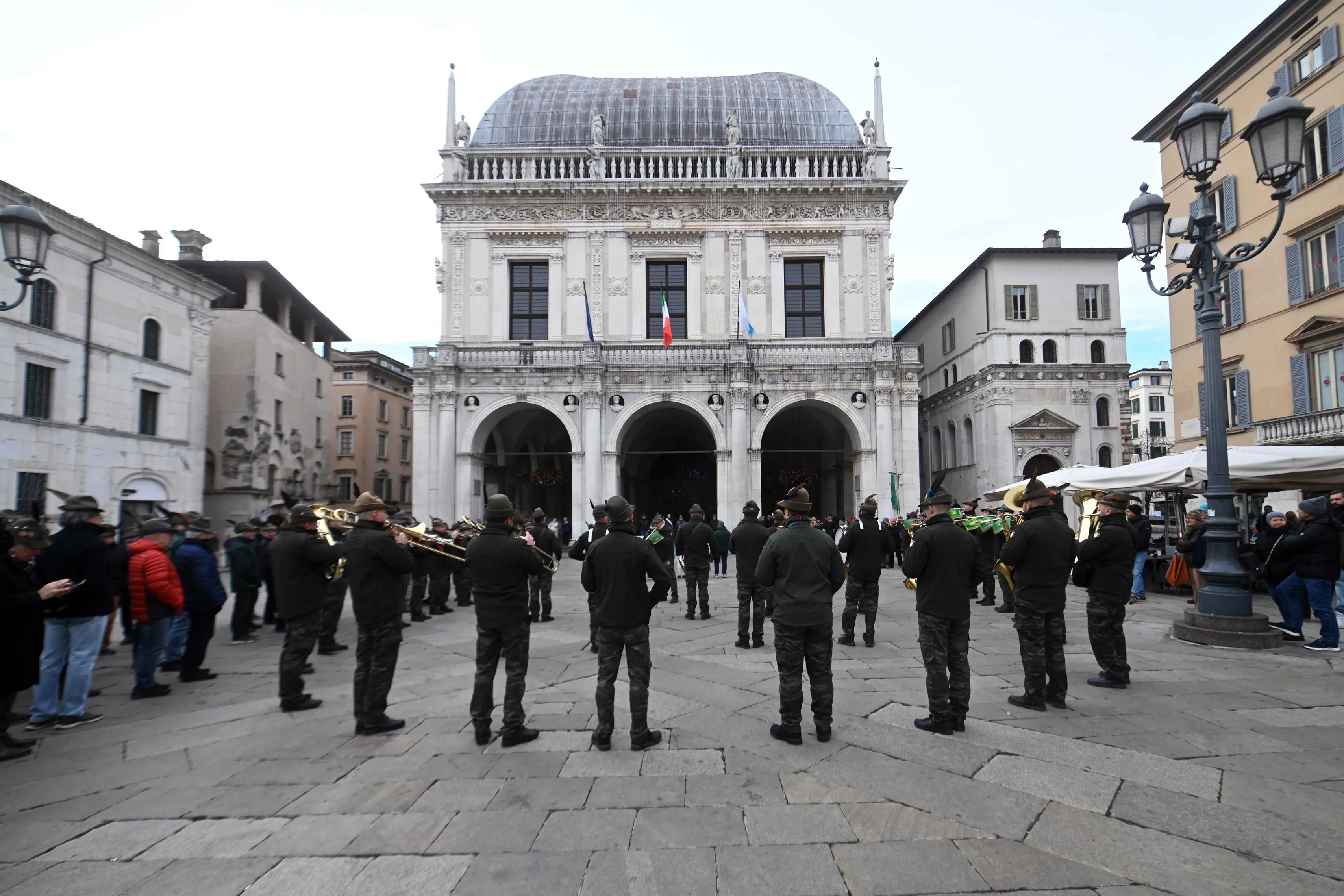 Epifania, i tradizionali auguri degli Alpini in città