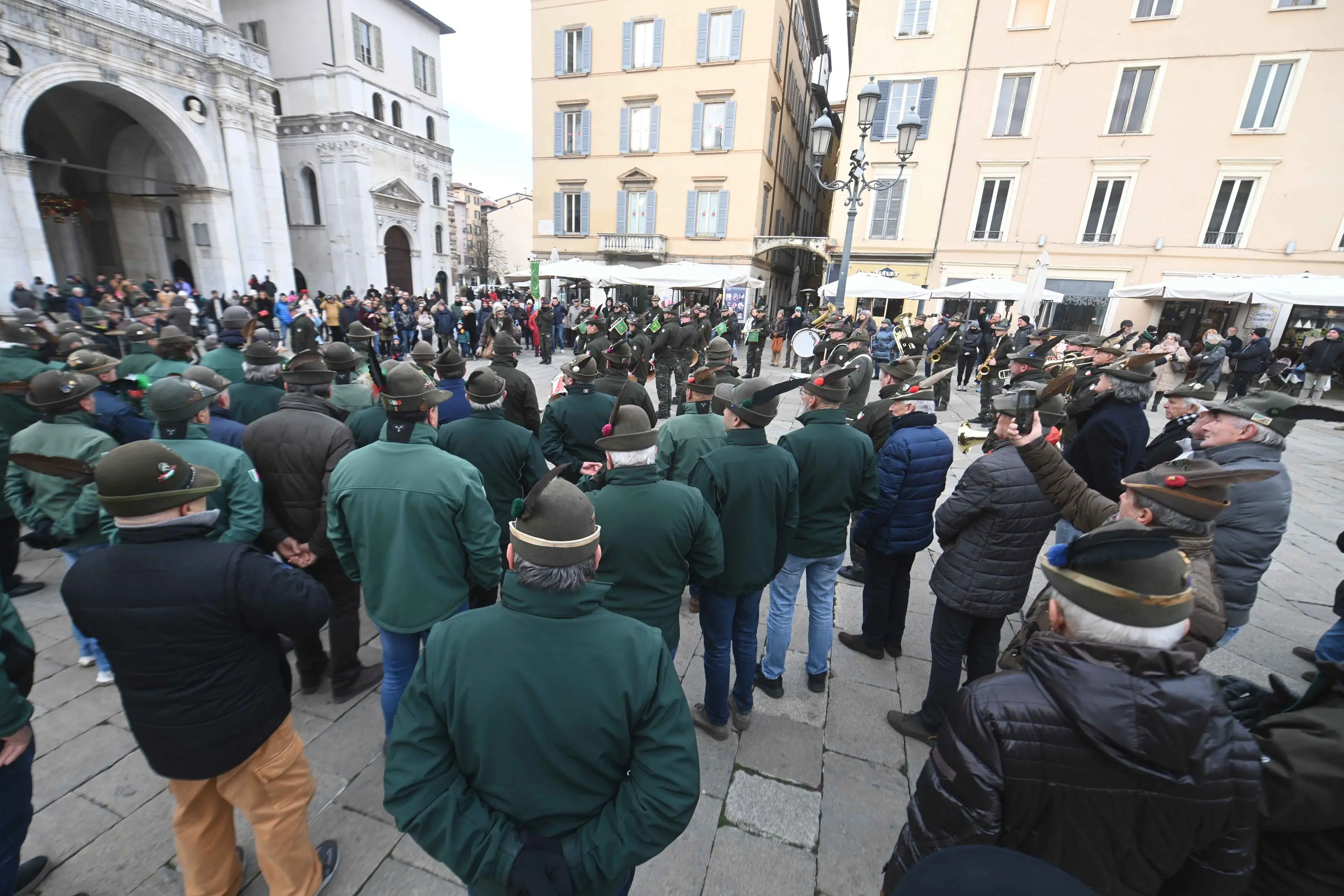 Epifania, i tradizionali auguri degli Alpini in città