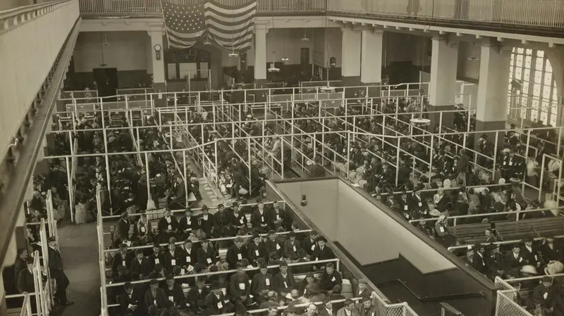 Migranti in arrivo a Ellis Island