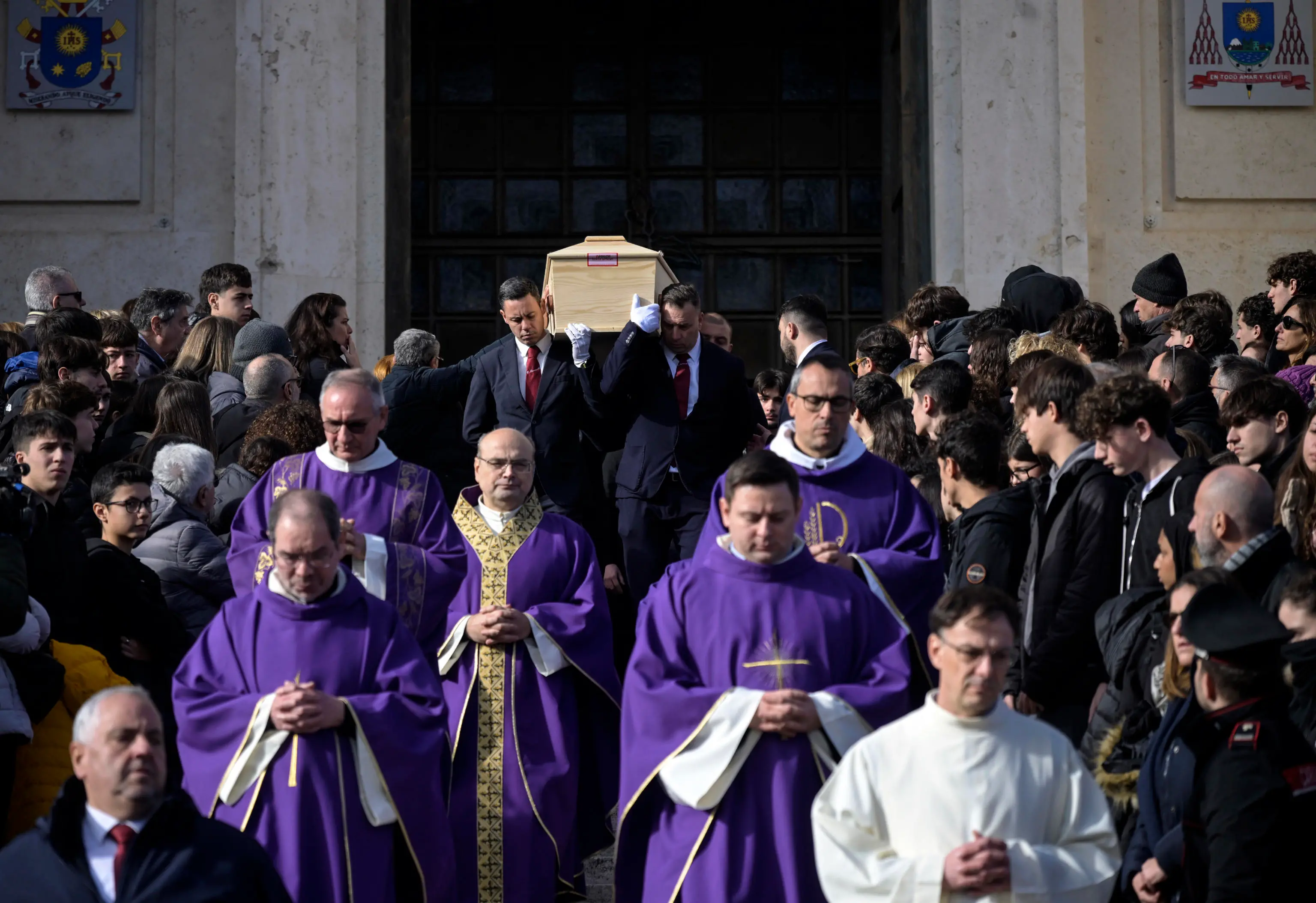 I funerali dei ragazzi italiani morti a Crans-Montana