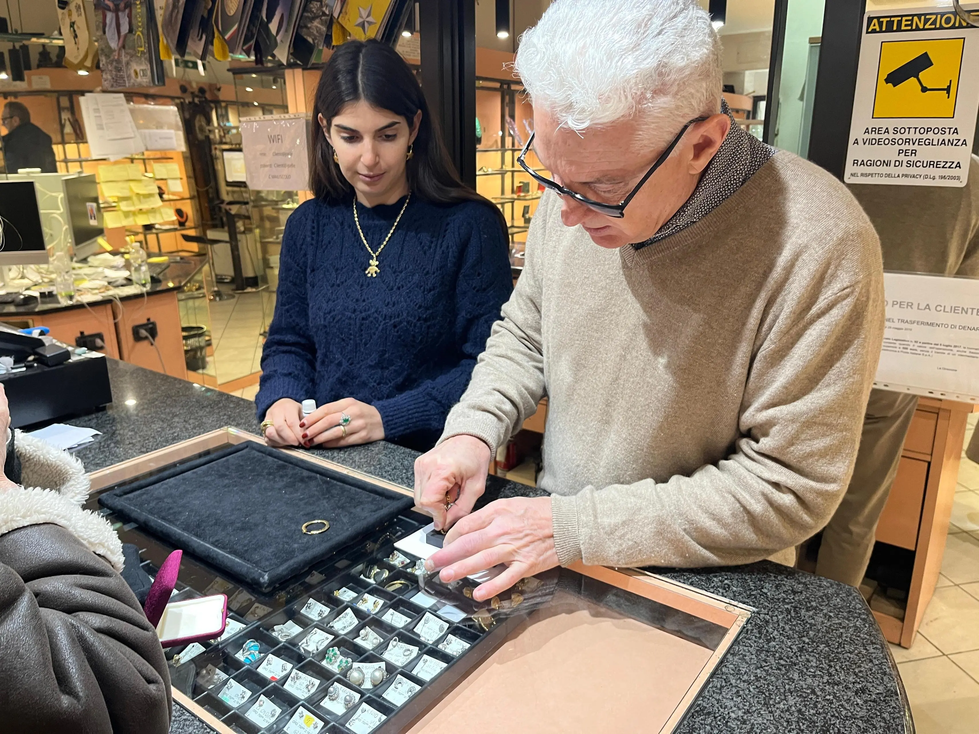 La procedura di valutazione dei gioielli in oro