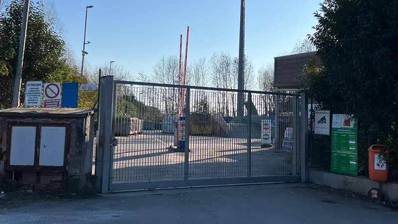 L'isola ecologica di Botticino - © www.giornaledibrescia.it