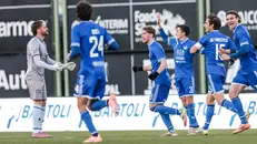 L'esultanza dopo il gol di Rizzo, che ha dato il là alla rimonta ad Arzignano - Foto New Reporter Comincini © www.giornaledibrescia.it