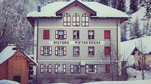 L'albergo ristoro Pietrarossa, foto Facebook