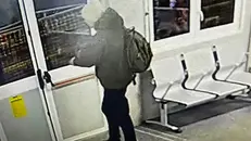 Marin Jelenic nella sala d'aspetto dell'ospedale Niguarda di Milano