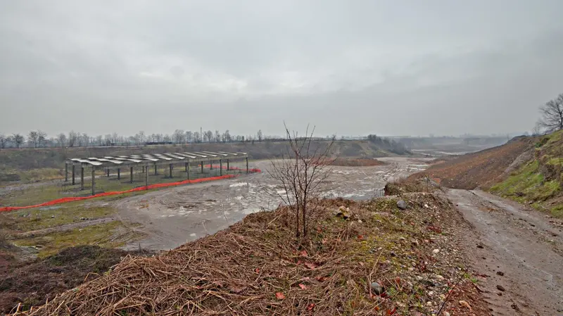 Il terreno destinato dalla discarica Castella