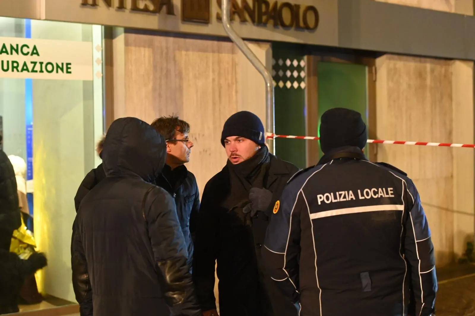 L'incendio in centro a Salò