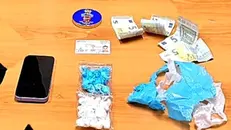 La droga trovata in macchina dello spacciatore