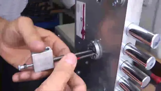 Per ogni intervento sulle serrature si deve ricorrere ad un tecnico specializzato