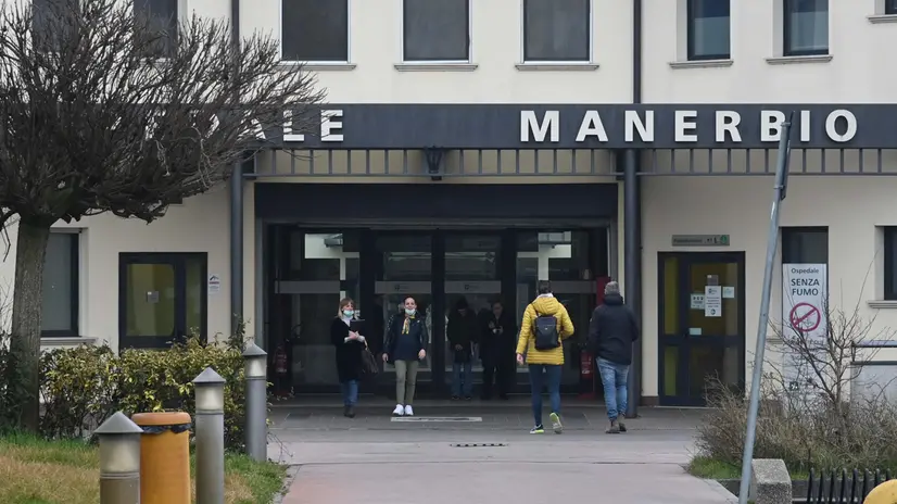 L'ingresso dell'ospedale di Manerbio