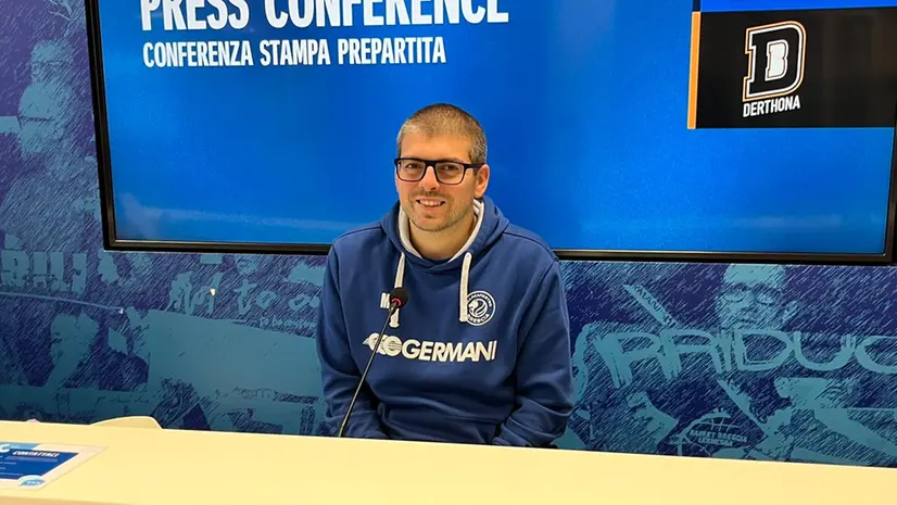 Coach Cotelli durante la conferenza stampa - © www.giornaledibrescia.it