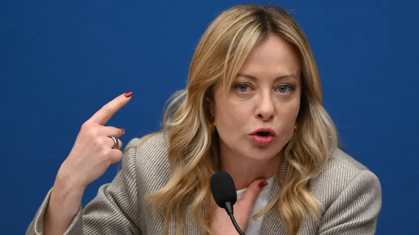 Giorgia Meloni durante la conferenza di oggi - Foto Ansa/Ettore Ferrari © www.giornaledibrescia.it