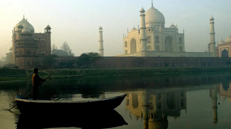Il mausoleo Taj Mahal è una delle meraviglie del mondo: bisogna recuperare la dimensione del Bello