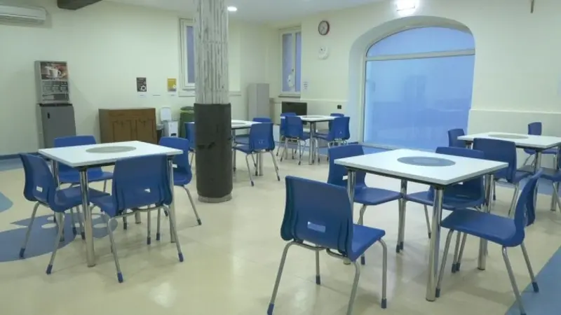 La stanza con i tavoli - © www.giornaledibrescia.it