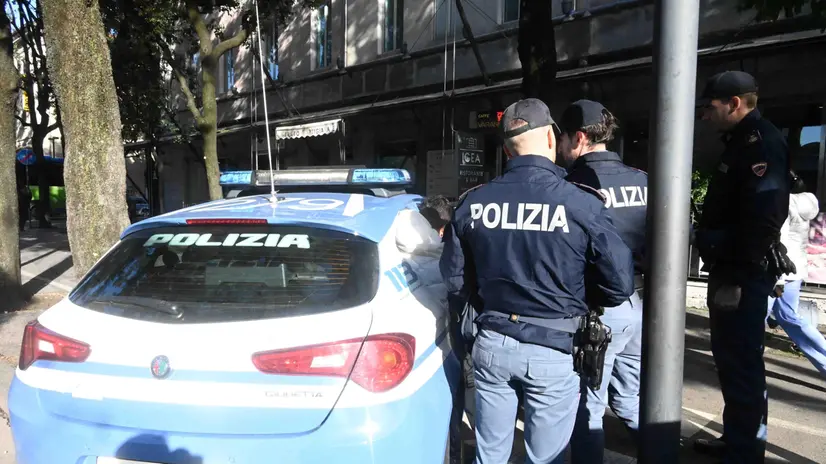 Una pattuglia della Volante in città