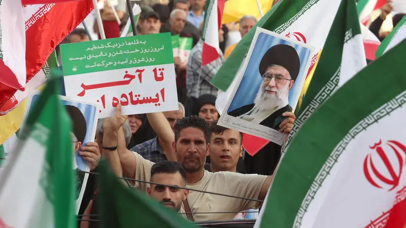 Le rivolte in Iran - Foto Epa/ Abedin Taherkenareh