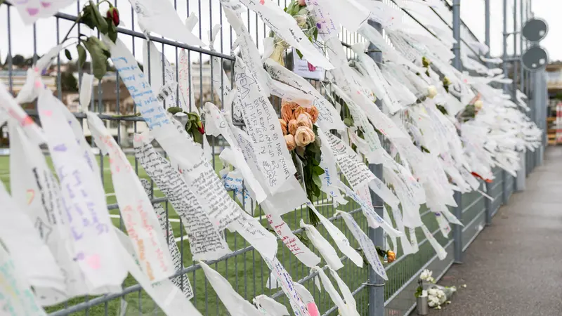 I messaggi lasciati a Crans-Montana dopo la strage di Capodanno - Ansa © www.giornaledibrescia.it