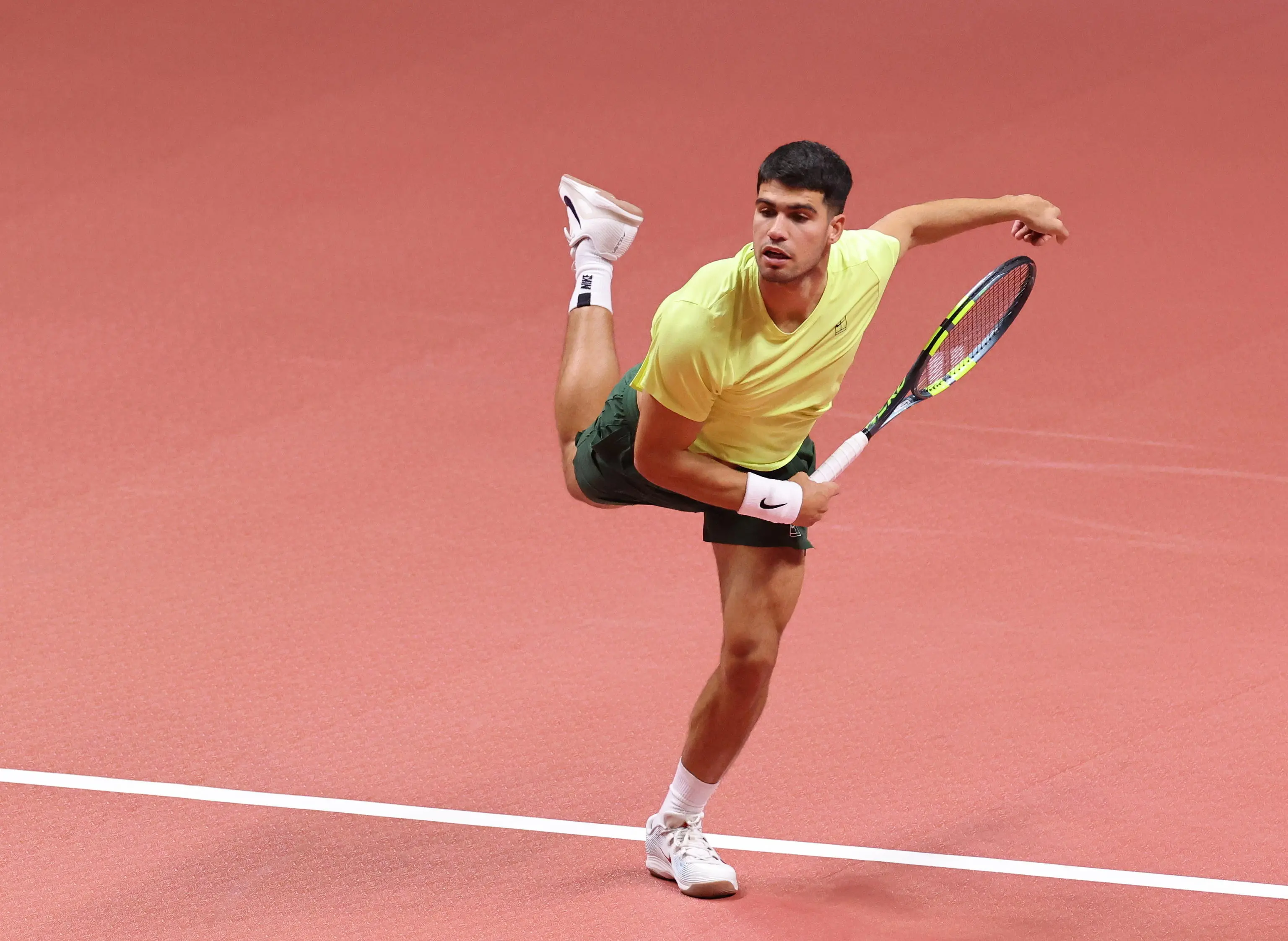 epa12639817 Carlos Alcaraz of Spain in action against Jannik Sinner of Italy during the Hyundai Card Super Match in Incheon, South Korea, 10 January 2026. EPA/HAN MYUNG-GU