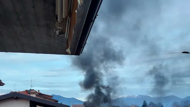 In fiamme una Renault Scénic