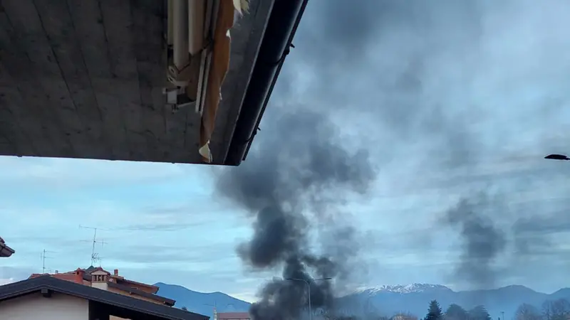 In fiamme una Renault Scénic