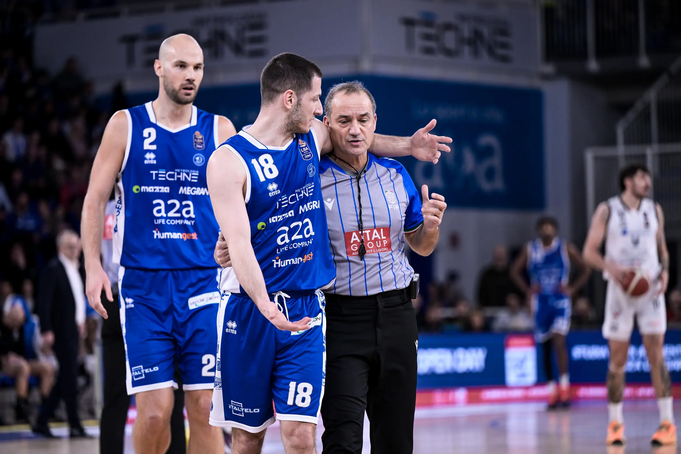 Basket, gli scatti di Germani-Tortona