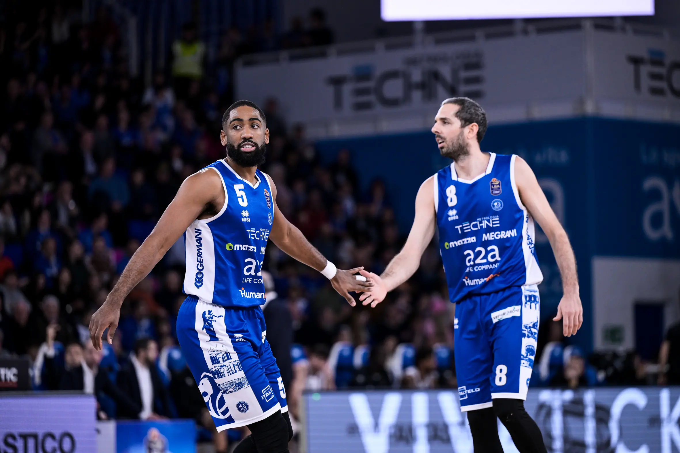 Basket, gli scatti di Germani-Tortona