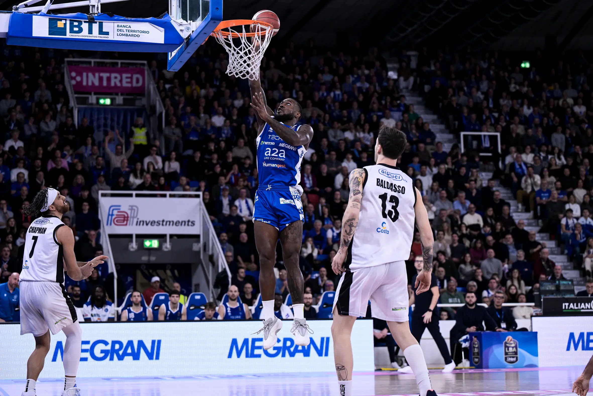 Basket, gli scatti di Germani-Tortona