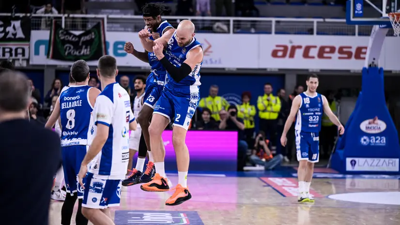 Rivers e Bilan esultano - Foto New Reporter Checchi © www.giornaledibrescia.it