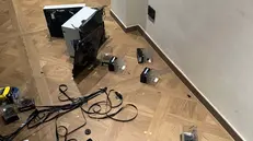 Furti alla pasticceria Vivenzi e alla Bottoneria